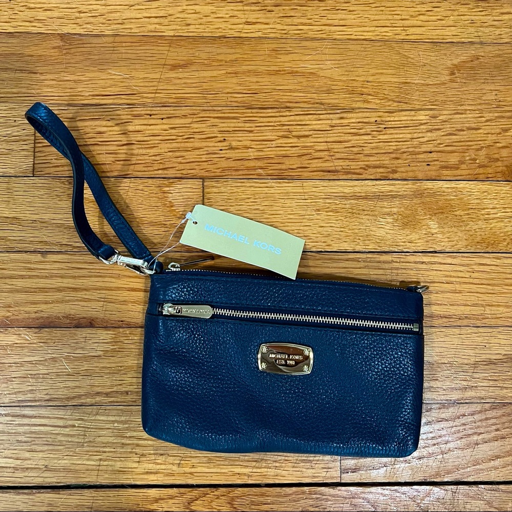 Michael kors wristlet